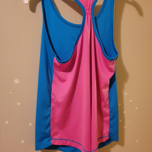 UNDER ARMOUR TANK TOP KIDS SIZE - Picture 2 of 2